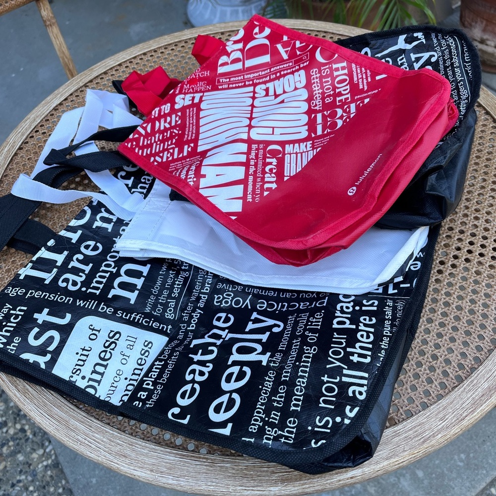 Variety color of Lululemon tote bag. 4$ each